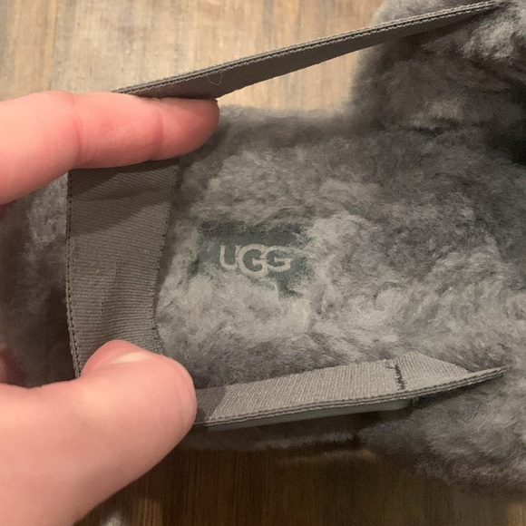 UGG women’s super fluff slippers - Picture 5 of 11